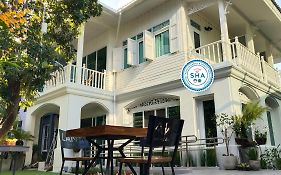 ลานา เบด แอนด์ สเปซ เชียงใหม่